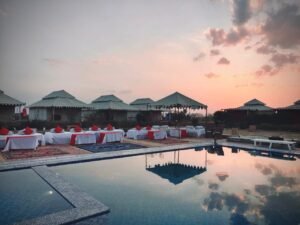 Jaisalmer Desert Camp vs Hotel Stay